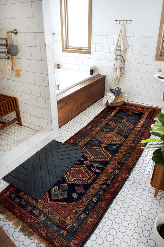 A Complete Guide To Styling Vintage Rugs In Your Bathroom.